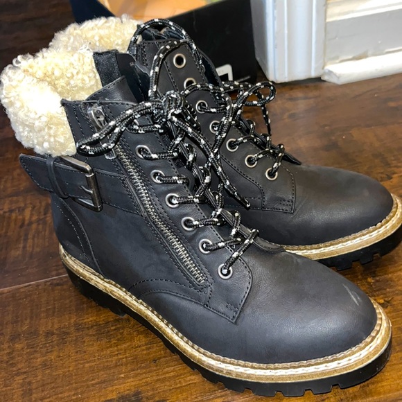 Universal Threads Boots - Picture 1 of 2